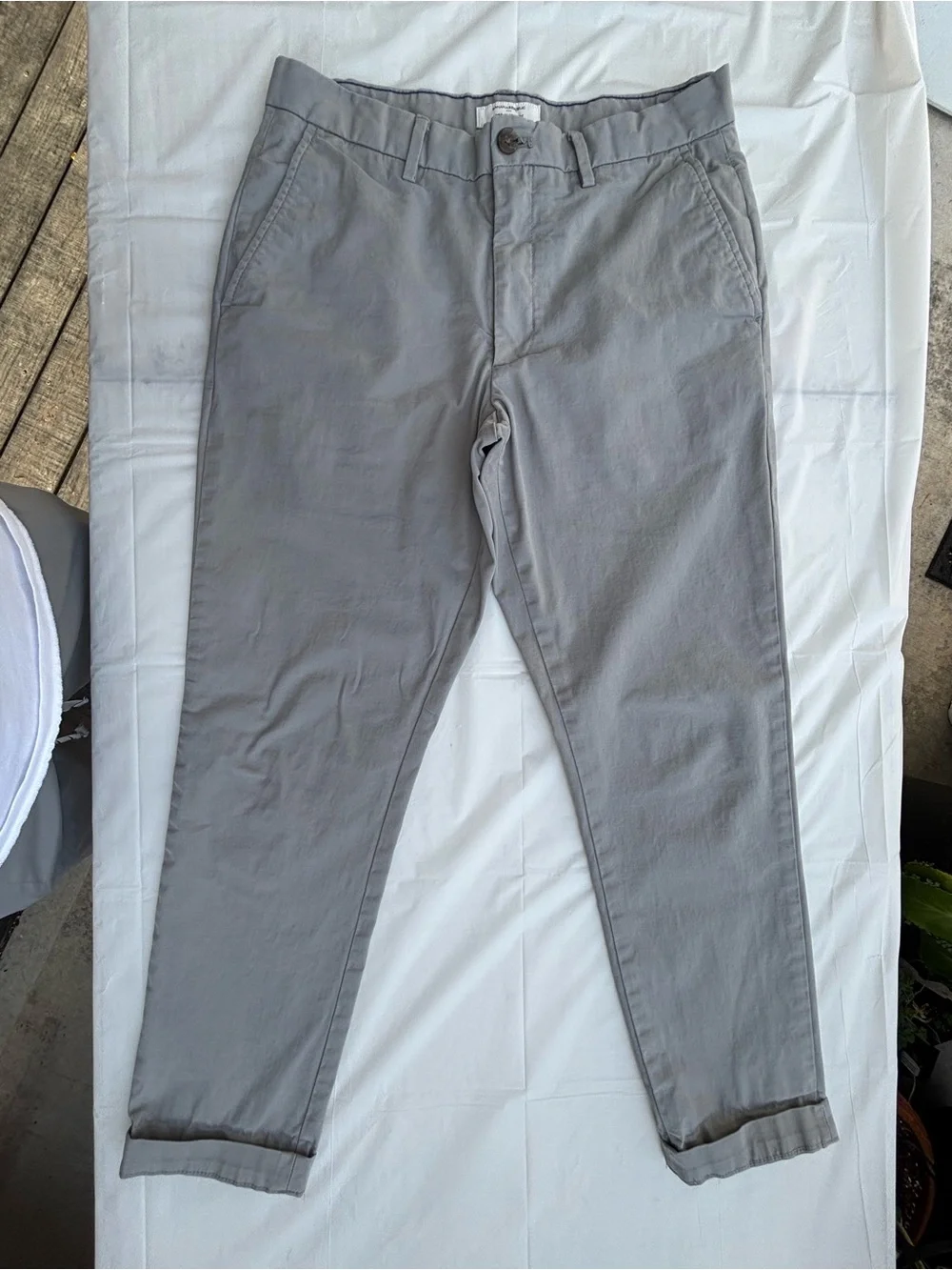 Banana Republic Men's Light Gray Athletic Lived In Chinos